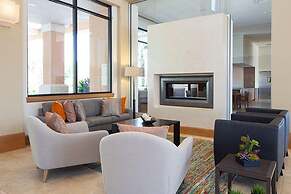 Luxury Townhome Near Disney w Resort Amenities