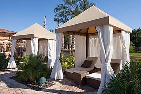 Luxury Townhome Near Disney w Resort Amenities