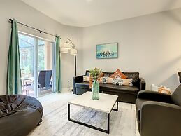 Luxury Townhome Near Disney w Resort Amenities