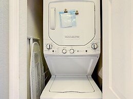 Luxury Townhome Near Disney w Resort Amenities