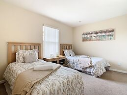 Family Getaway 4BR Townhome by Old Town