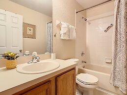 Family Getaway 4BR Townhome by Old Town