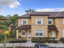 Family Getaway 4BR Townhome by Old Town