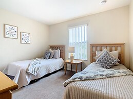 Family Getaway 4BR Townhome by Old Town