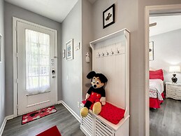 Mickey s Play House Family Fun Comfort