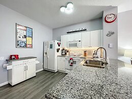 Mickey s Play House Family Fun Comfort