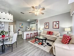 Mickey s Play House Family Fun Comfort