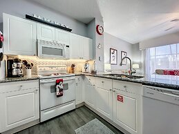 Mickey s Play House Family Fun Comfort