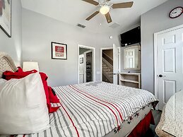 Mickey s Play House Family Fun Comfort