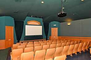 Windsor Palms Townhome w Private Pool Near Disney