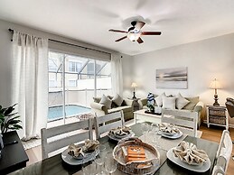 Windsor Palms Townhome w Private Pool Near Disney