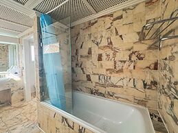 Luxurious Duplex in a Peaceful Resort