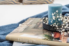 Justicia by Wynwood House