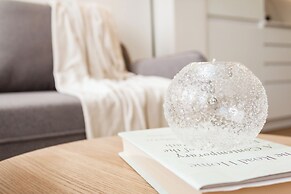 Justicia by Wynwood House