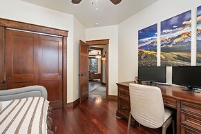 The Fireside Retreat 6 BD, Sauna, Home Theater