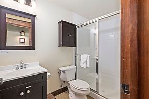 The Fireside Retreat 6 BD, Sauna, Home Theater