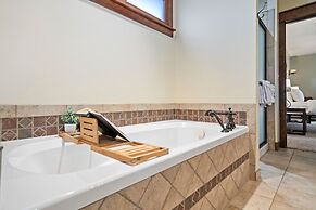 The Fireside Retreat 6 BD, Sauna, Home Theater