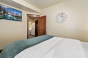 The Fireside Retreat 6 BD, Sauna, Home Theater