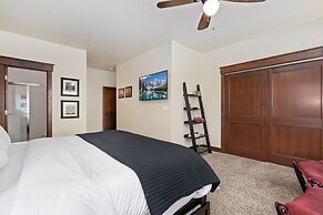 The Fireside Retreat 6 BD, Sauna, Home Theater