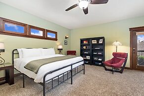 The Fireside Retreat 6 BD, Sauna, Home Theater