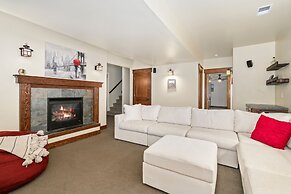 The Fireside Retreat 6 BD, Sauna, Home Theater