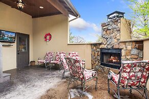 The Fireside Retreat 6 BD, Sauna, Home Theater
