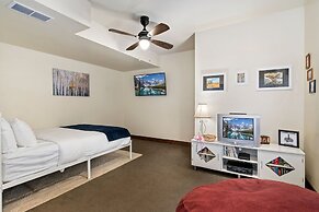 The Fireside Retreat 6 BD, Sauna, Home Theater