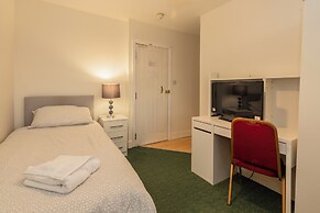 Ricky Road Guest House - Budget