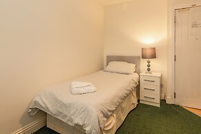 Ricky Road Guest House - Budget