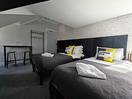 Ricky Road Guest House