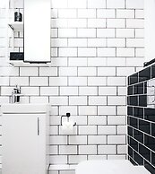 Ricky Road Guest House - Premium