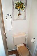 Ricky Road Guest House - Premium
