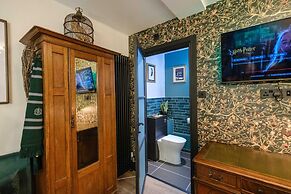 Ricky Road Guest House