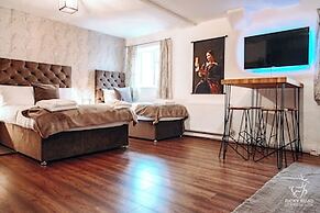 Ricky Road Guest House - Premium