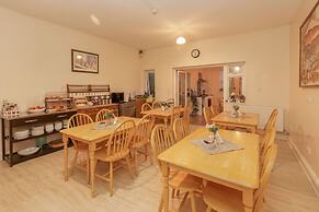 Ricky Road Guest House