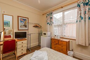 Ricky Road Guest House