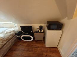 Ricky Road Guest House