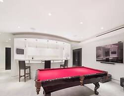 Zorada - Private Hollywood Hills Luxury With Endless Amenities and Cit