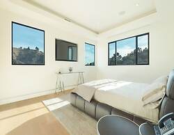 Zorada - Private Hollywood Hills Luxury With Endless Amenities and Cit