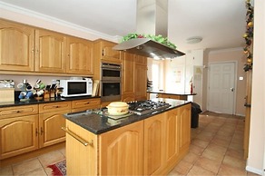 Guest House Ellipse