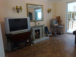 Guest House Ellipse