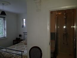 Guest House Ellipse