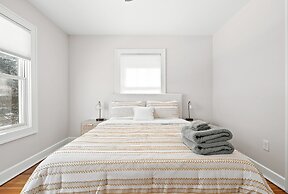 Adorable Broad Ripple Duplex