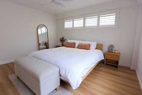 Tugun Retreat - 5BRM Home with Pool