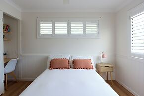 Tugun Retreat - 5BRM Home with Pool