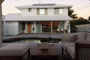 Tugun Retreat - 5BRM Home with Pool