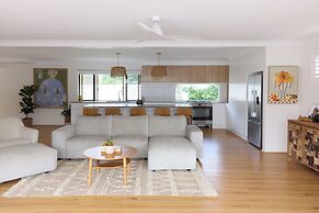 Tugun Retreat - 5BRM Home with Pool