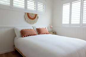 Tugun Retreat - 5BRM Home with Pool