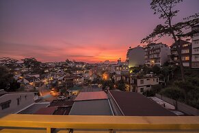 Bee Luxury Da Lat Hotel