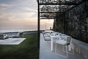 Seaview Castle by Cadenzalux